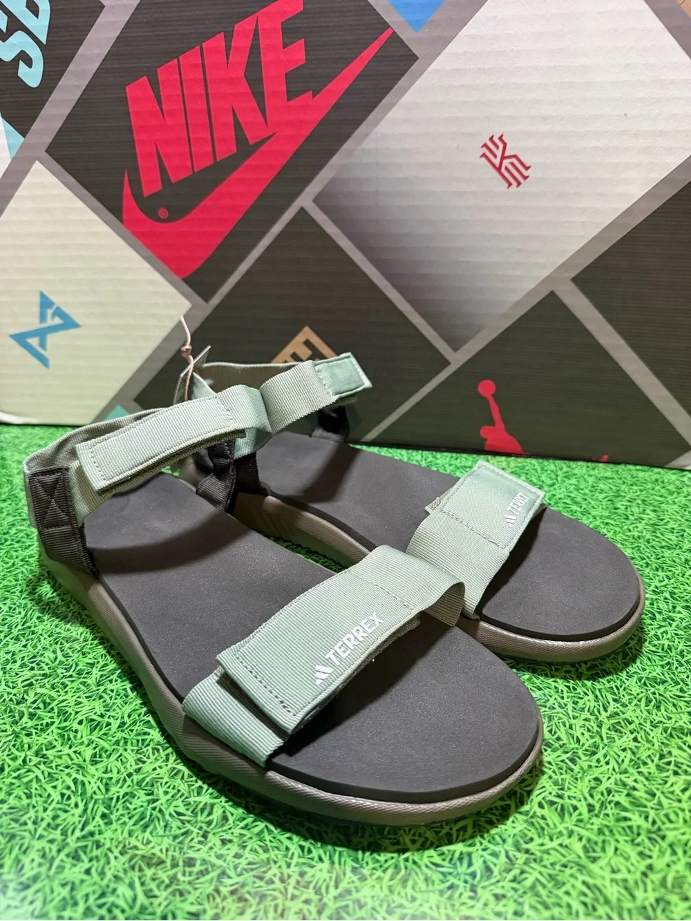 adidas Terrex Hydroterra Light Sandals JR8403 Olive Strata Tent Green Men’s Sz 9